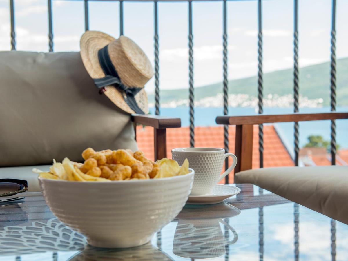 Cicciobello Lux Apartment Baosici With Stunning Sea View Extérieur photo